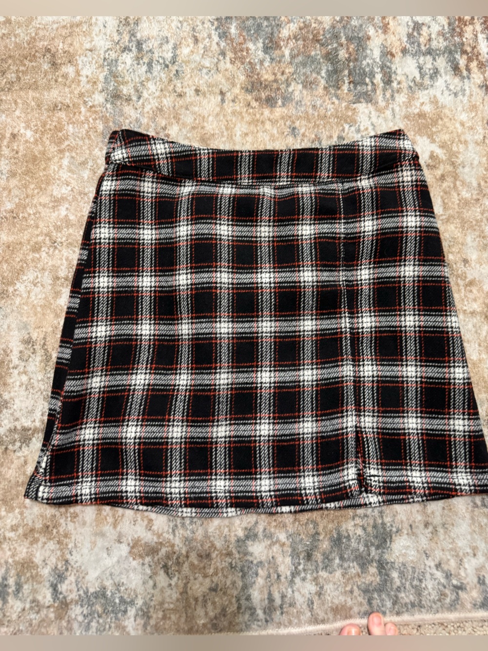 y2K Dark Academia Plaid Mini Skirt – Black, White, & Red Tartan High-Waist